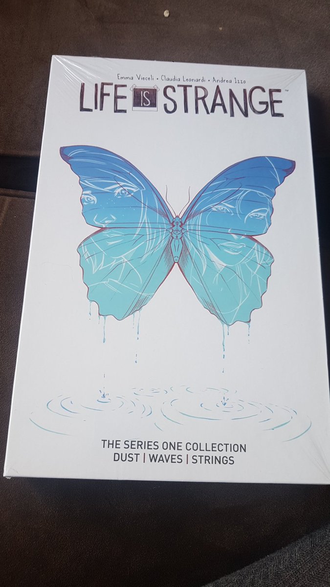 StephClaytonG's tweet photo. Got this Life is Strange comic for Christmas from @OllyOultram  and I'm like 😭😭 I love it! #LifeisStrange ❤ is it gonna make me cry? https://t.co/i3mhs8HXHu