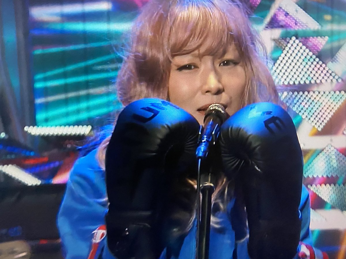 Mステの林檎嬢捉えられたぜええええ 着てたあのチャンピオンのパーカー