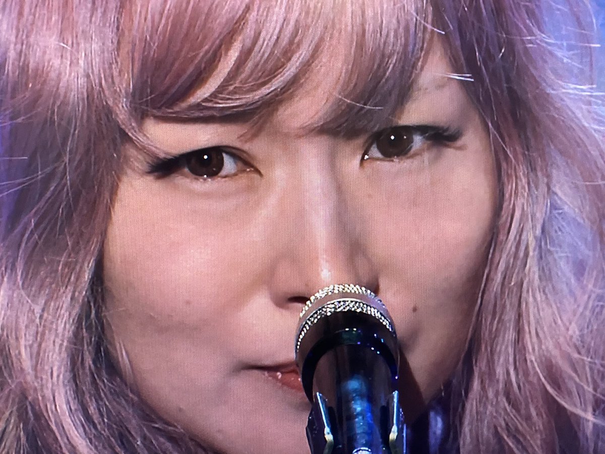 Mステの林檎嬢捉えられたぜええええ 着てたあのチャンピオンのパーカー