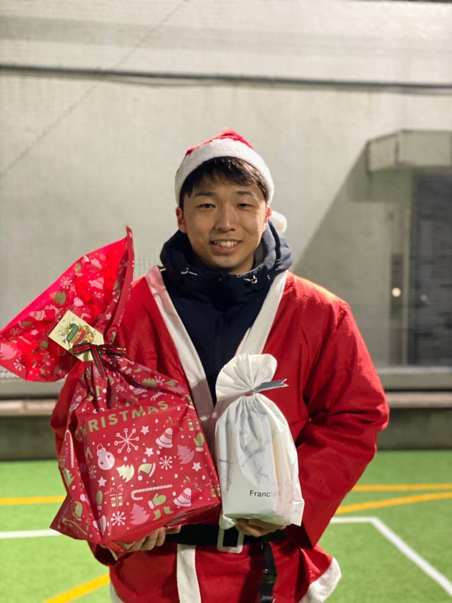 gran_suma's tweet photo. Happy Merry Christmas 🎄
毎度お世話になっている山崎さんにプレゼントを渡さしてもらいました！
これからもよろしくお願いします！
@gran_suma 
＠TwmrBb 
＠newmodefukujyu
@asobuild_sports  @asobuild 
#メリークリスマス https://t.co/L1pTuVpjSh