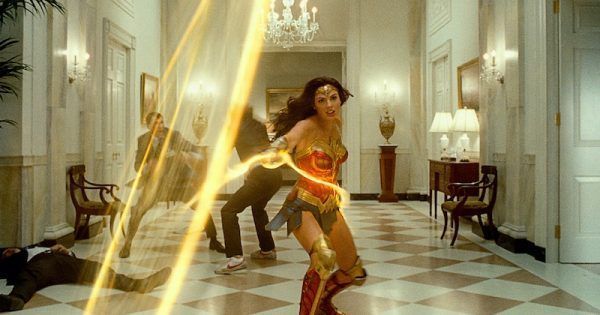 #WonderWoman1984 is out now on HBOMax and it's a complete mess and disappointment. It's hard to tell what's worse: The bad choreographed fight scenes, really bad special effects or the script that feels like the writers just gave up halfway through https://t.co/dEH7AdcgdD #WW84 https://t.co/Rq0noIS24J