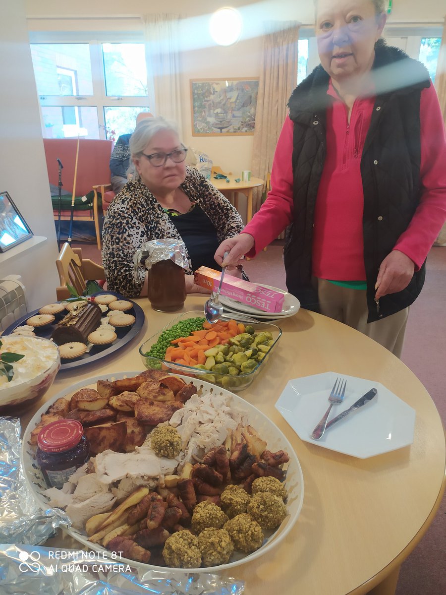 Christmas dinners for Turton Court
Thanks to <a href="/TNLComFund/">The National Lottery Community Fund</a> 
<a href="/FareShareMids/">FareShare Midlands</a> 
<a href="/EatingOnPurpose/">EatingOnPurpose</a> 
<a href="/NottsCC/">Nottinghamshire County Council</a> 
E