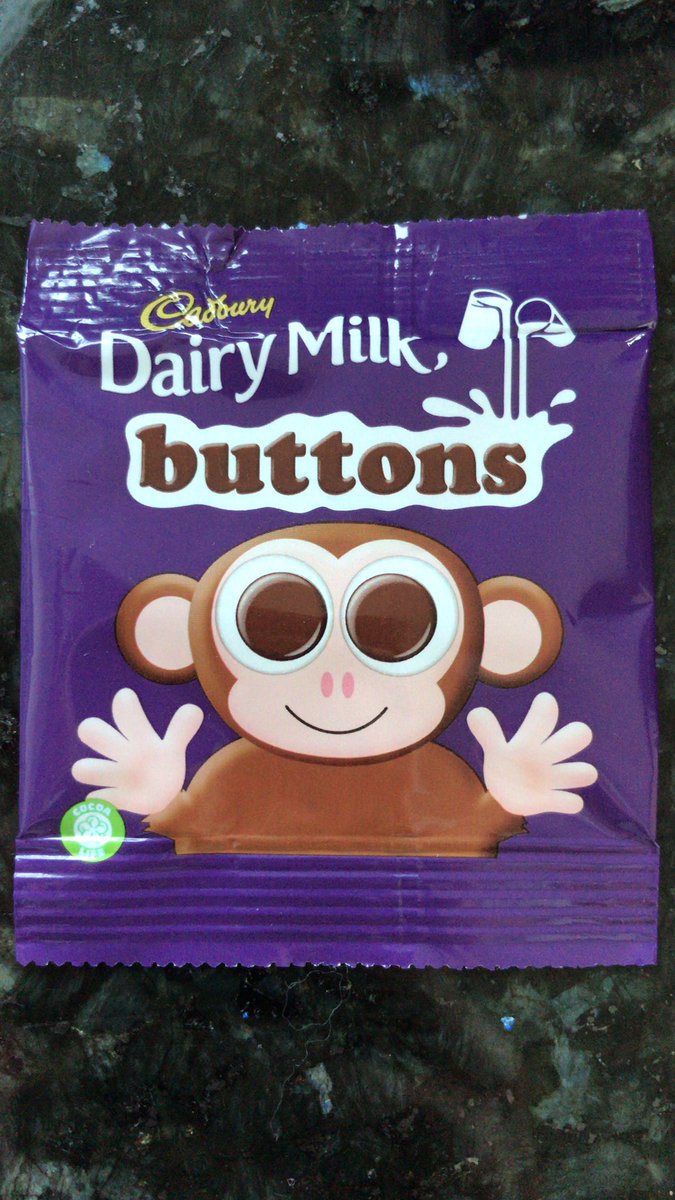 kiwi_marc's tweet image. My nearly 4yr daughter got a @CadburyUK monkey in a box with some bars and buttons - unfortunately the bag of buttons was empty - never been opened and nothing in it 🤦‍♂️ #ChocolateProblems #CadburyFestive #cadburychristmasgiftbox