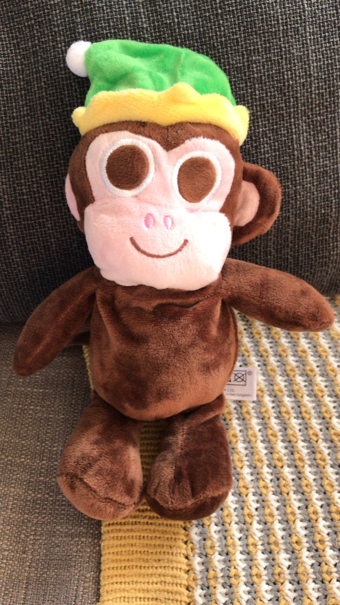 kiwi_marc's tweet image. My nearly 4yr daughter got a @CadburyUK monkey in a box with some bars and buttons - unfortunately the bag of buttons was empty - never been opened and nothing in it 🤦‍♂️ #ChocolateProblems #CadburyFestive #cadburychristmasgiftbox