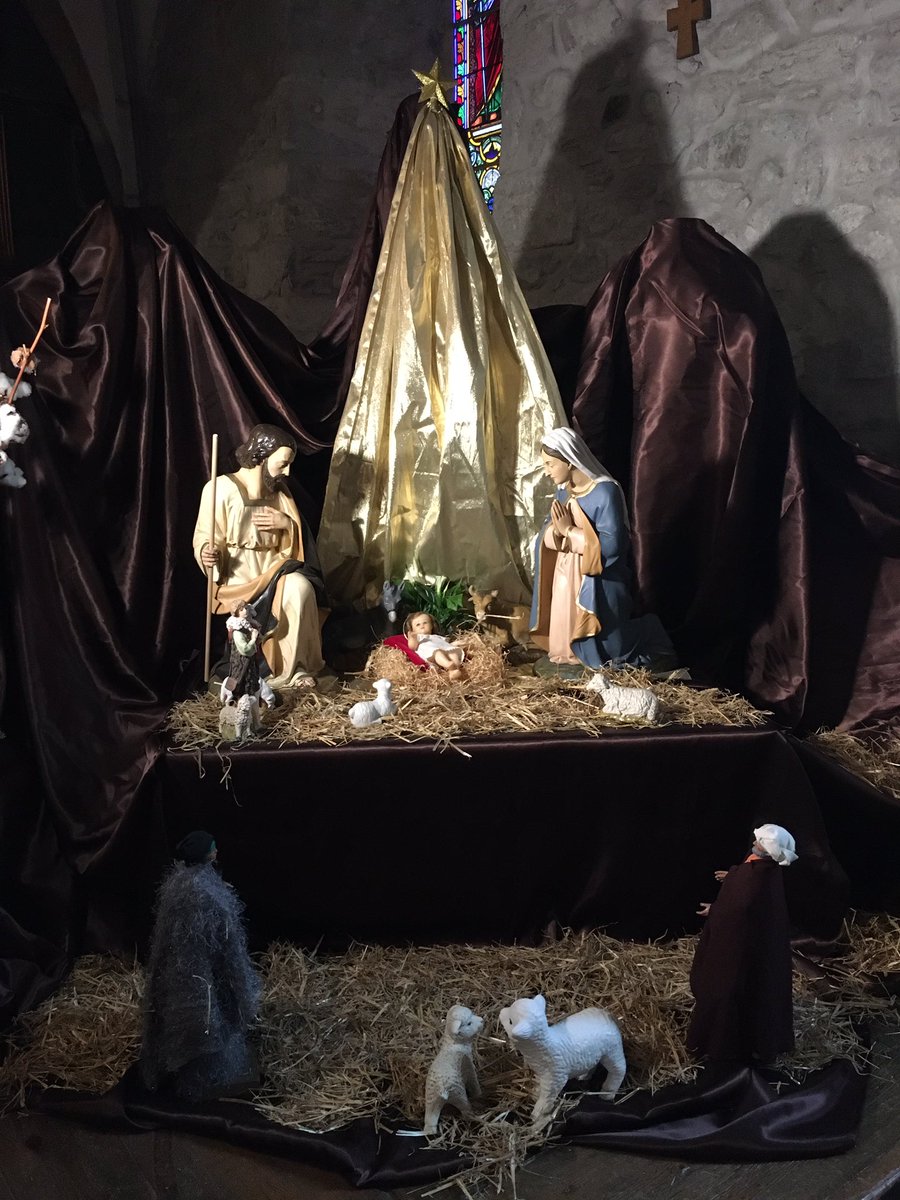 MesseObjectif's tweet photo. Toute l’équipe d’Objectif Messe est fière et heureuse de vous souhaiter un joyeux et saint #Noël !

Que ce soit en famille ou entre amis, retrouvons nous autour du Sauveur ! https://t.co/7aMW7xUfXR