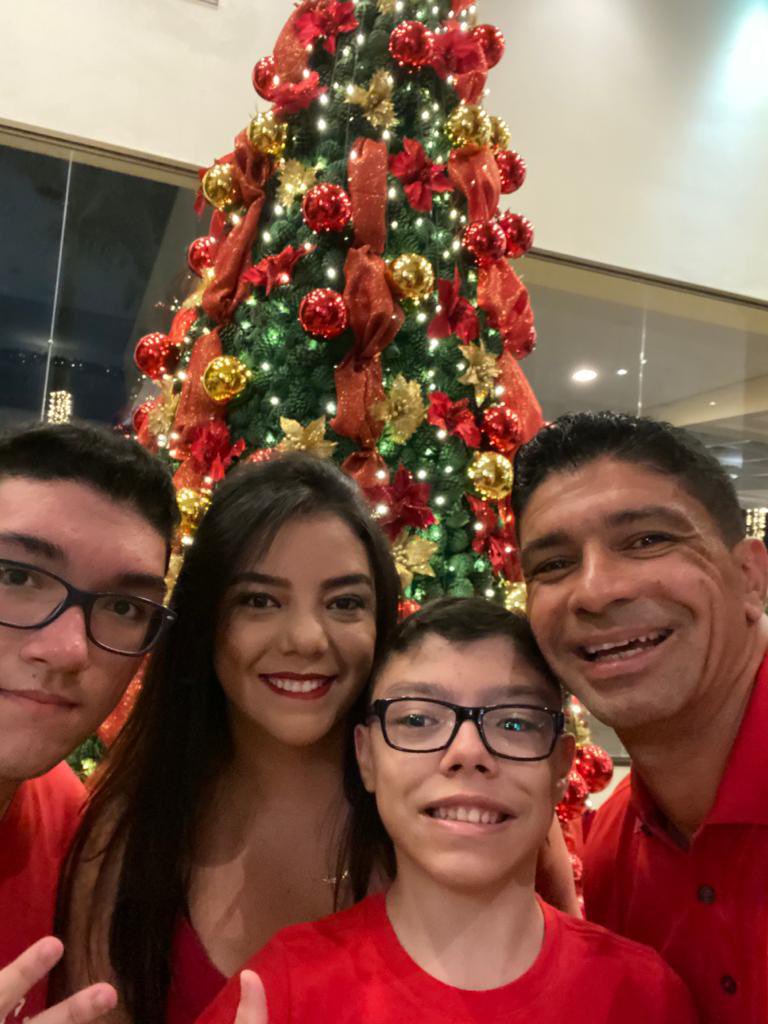 Lilian_11's tweet photo. Feliz Natal🎄Que o menino Jesus abençoe o lar e a Família de cada um de vcs #FelizNatal #MeusRs Feliz Navidad 🎄 Que el niño Jesús bendiga el hogar y la familia de cada uno de vosotros 🙏🏼 #FelizNavidad #MisRs https://t.co/yOtuSmKg6B