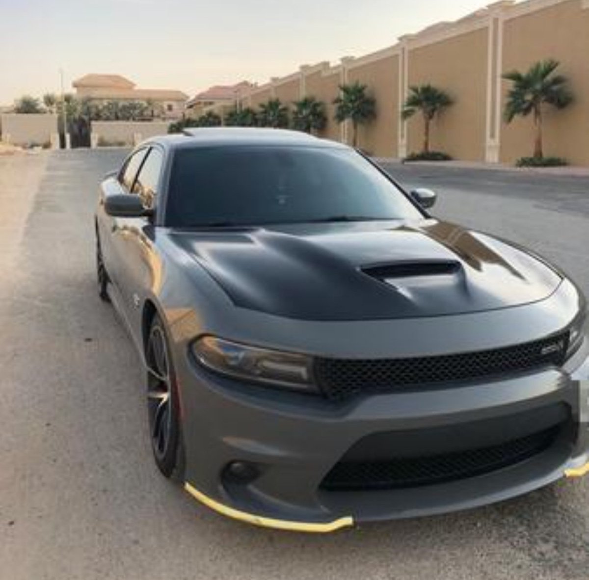 B19_9m's tweet photo. المووت يالهيبه حاليا دوج . عشق الامريكي #اول_سياره_تشتريها https://t.co/1XDztJ9TxQ