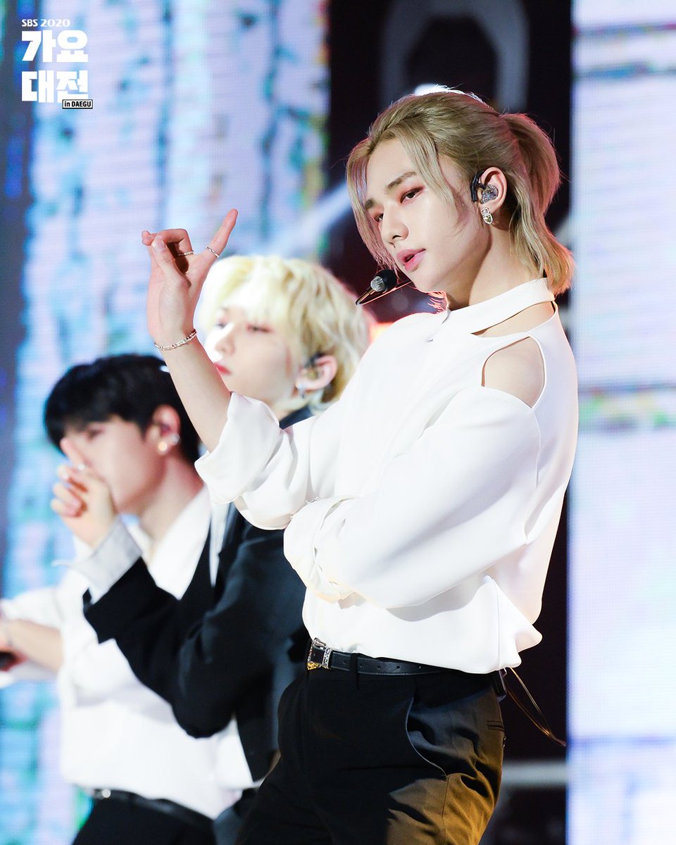 hyunjin pics tweet media