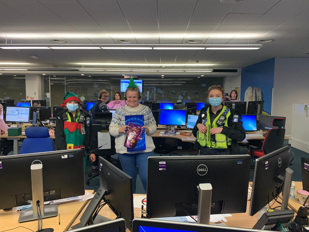 PC841NYP's tweet photo. Band 3 working the nightshifts Xmas Eve and Xmas Day. To keep the morale up a kind little elf planned a treasure hunt around the city. 

Of course patrols and demand took priority. This was in the down time 😃 https://t.co/hAxaDdr3QD