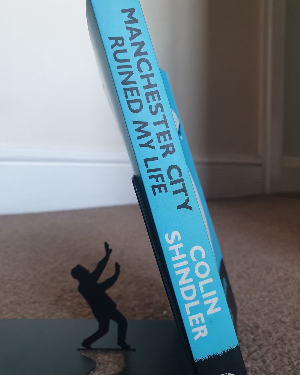 My birthday present (from a week ago) finds support from a Christmas addition. #fallingbookend #colinshindler #books #reading #authorsofinstagram #authors #mancity #footballwriters https://t.co/g5F32ZliaQ