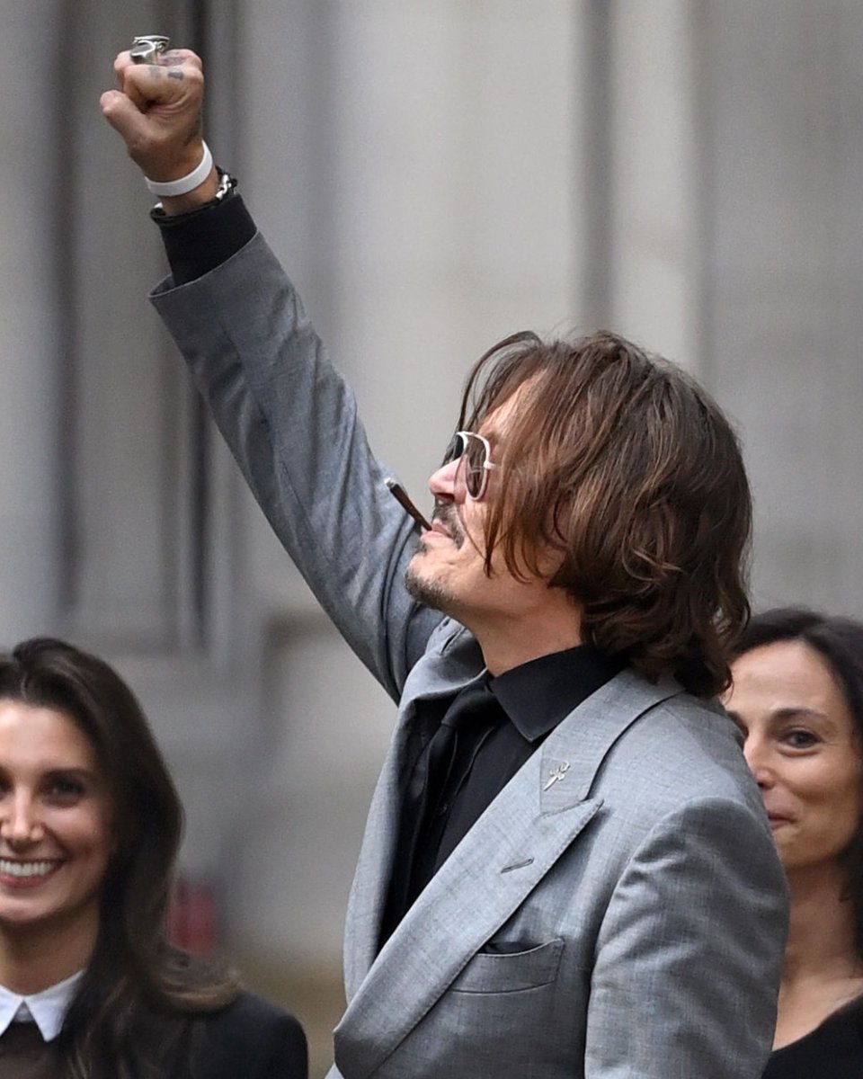 Marussia15's tweet image. All I want for Christmas is... #JusticeForJohnnyDepp🎄
#MerryChristmas