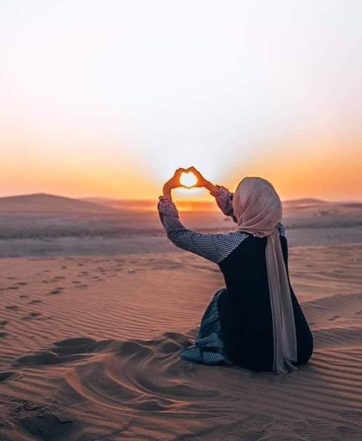 .
.حين نُعبر عن فرحتنا بشيء ما ، نقول عنه إنه يرد الروح ..😍
فسلاماً لمن يرد الروح فينا.. ⁦. .❤️⁩