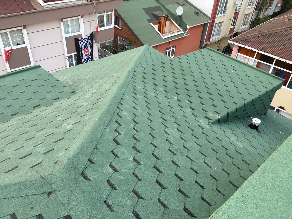 sareyapi's tweet photo. Gizli dere su izolasyonu ve çatı üzeri shingle kaplama yapımı. 
Kaya Yapı 2016/Üsküdar
•
•#roof #roofingcontractor #roofer #roofrepair #roofinglife #shingle #restorasyon 
#shingleroof #konutçatıları
#homeimprovement 
#copper #membran https://t.co/Ee0t8pCTQm