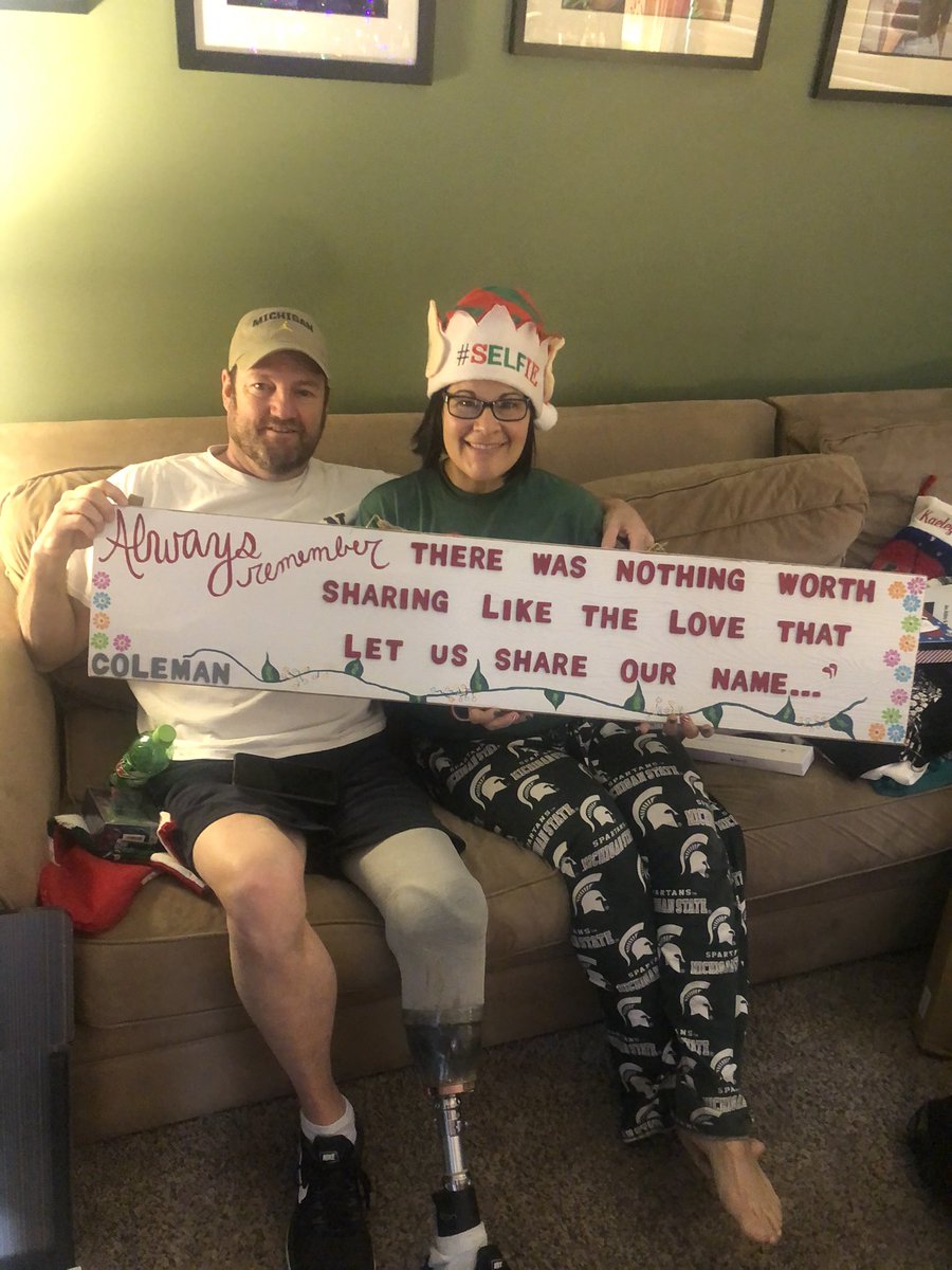 happy2educate's tweet photo. @theavettbros  Best gift of Christmas made for us by our daughters❤️🎄🎼 #thelovethatletusshareourname https://t.co/xguEHau5c0