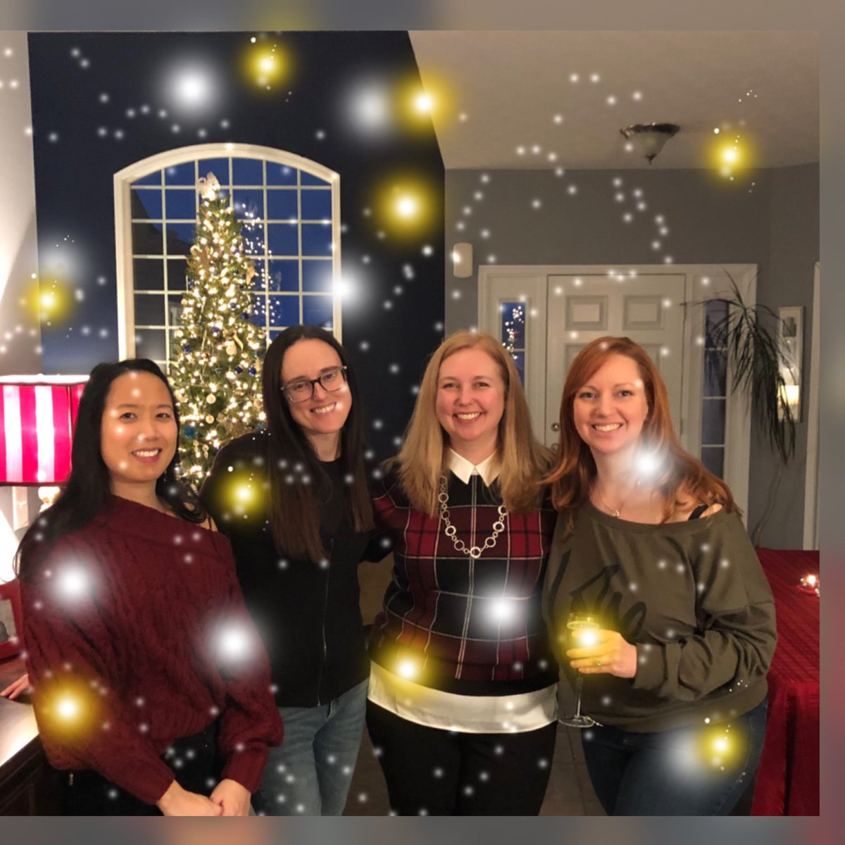Merry Christmas from my sisters and I, to yours❤️❤️❤️