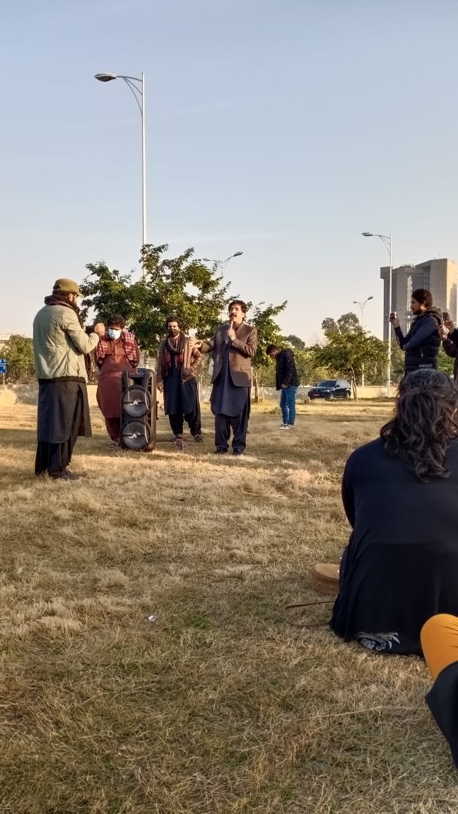 a_baitanai's tweet image. Attended #Justice4KarimaBaloch protest in islamabad with @ZubairShahAgha1 and other PTM activists. We showed solidarity with Baloch nation and the unity of oppressed nations will continue. 
#KarimaBaloch 
#PashtunBalochUnity