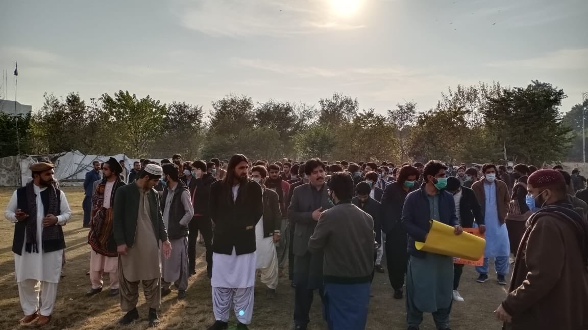 a_baitanai's tweet image. Attended #Justice4KarimaBaloch protest in islamabad with @ZubairShahAgha1 and other PTM activists. We showed solidarity with Baloch nation and the unity of oppressed nations will continue. 
#KarimaBaloch 
#PashtunBalochUnity