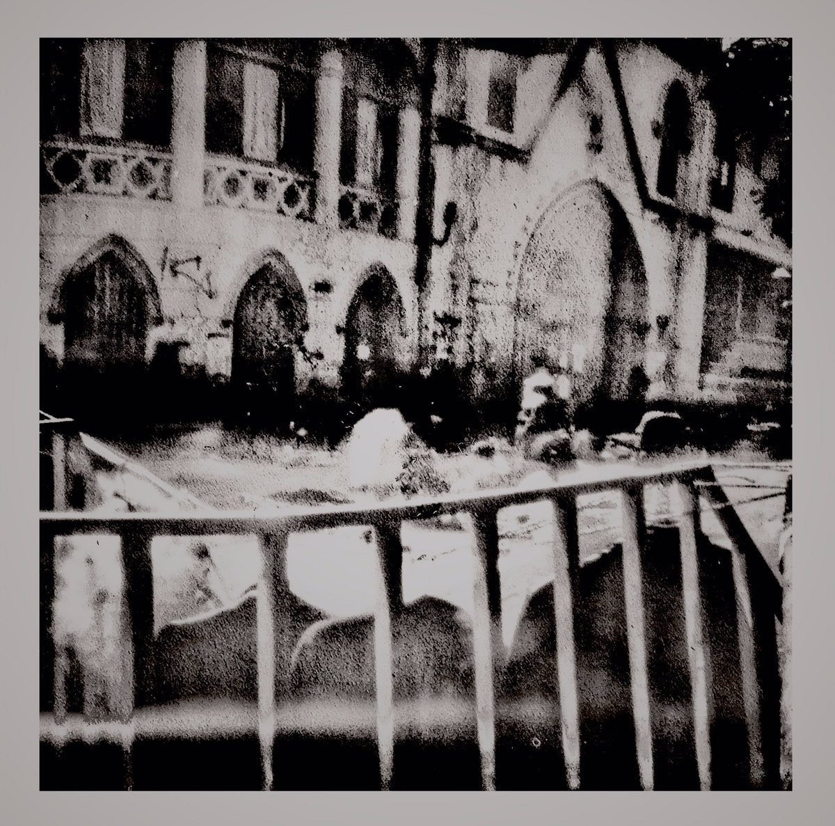 runrunicogato's tweet photo. [•] valparaíso2020 _
#pinhole.series
🦄🖖
#reverside #Valparaiso #estenopeica #fotografiabnw #bnw #storyteller #alternativeprocess #lensless #pinholephotography #lensculture #valpo #jorgeolaveriveros #artcamera #artechile #arte https://t.co/EdrQqVJ7E2
