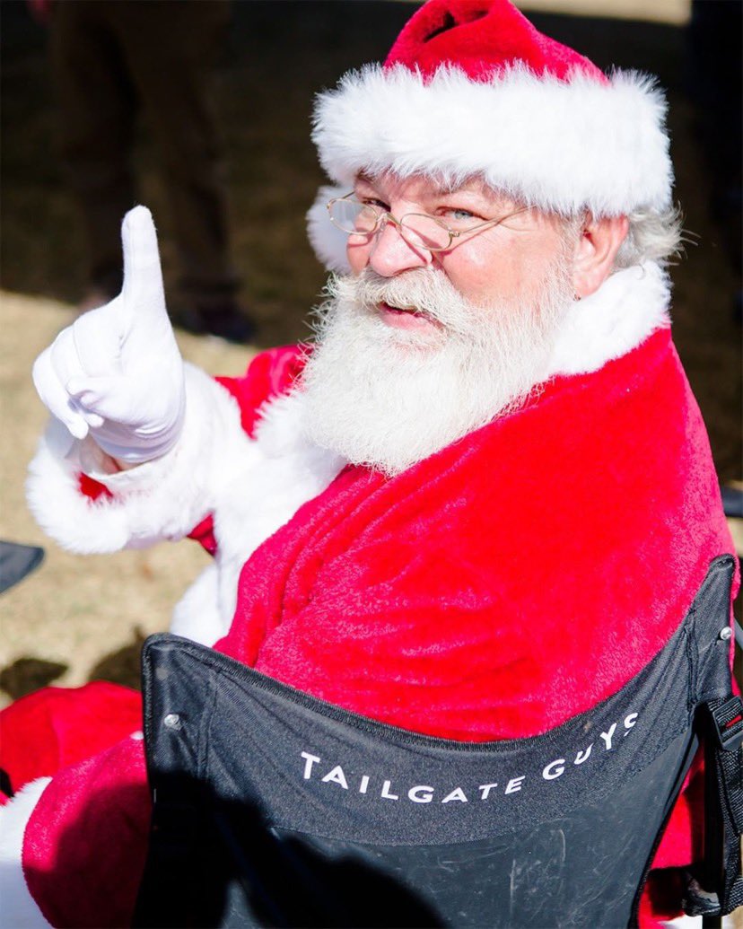 #HappyHolidays from the jolliest tailgater of them all! 🎅