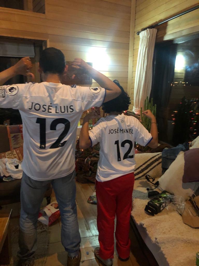 jlcarrascot's tweet photo. @LUFC With the best gift this Christmas. Saludos desde el fin del mundo, Puerto Varas, Chile 🇨🇱 https://t.co/EcXEern5kt