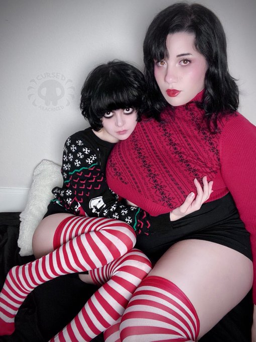 2 pic. Merry Christmas. https://t.co/7ViHsZl4Xh