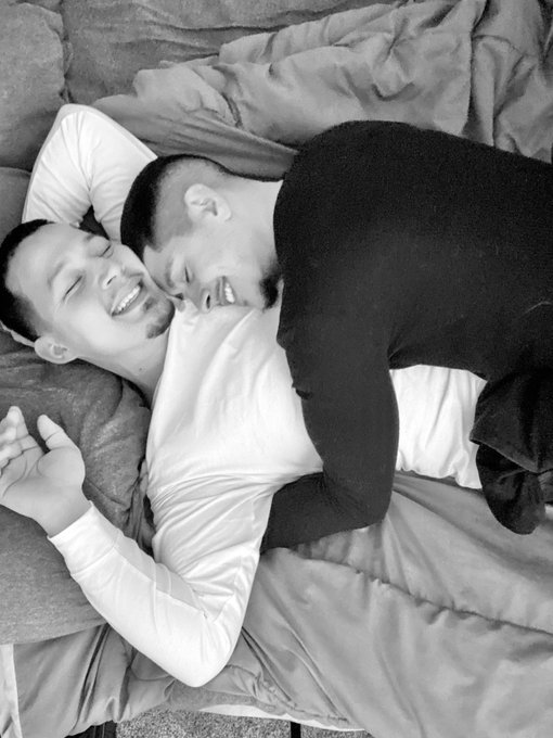 YOU are the best gift of all ? ❤️ https://t.co/JOofiqxKeE