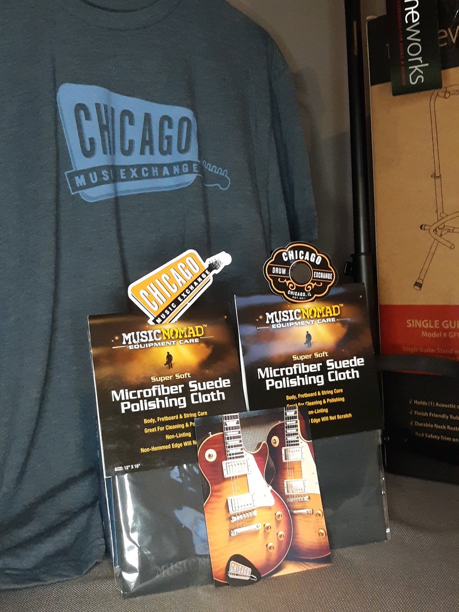@ChicagoMusicEx #chicagomusicexchange #IHeartCME #MusicNomad #gatorframeworks #CMEexclusive #CMEmerch Merry Christmas and Happy Holidays.. Thank You 🎼🎤🎸🎶🎅🥳!!