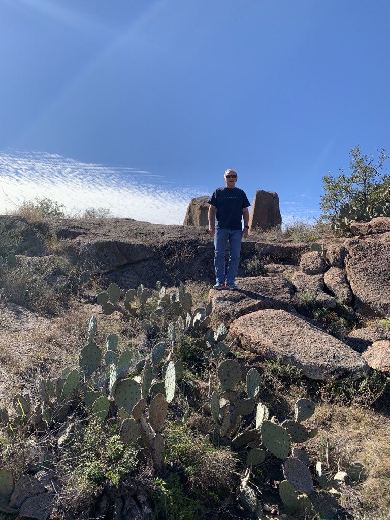 RodMinor's tweet image. Christmas Day a walk in the park - Enchanted Rock State Park