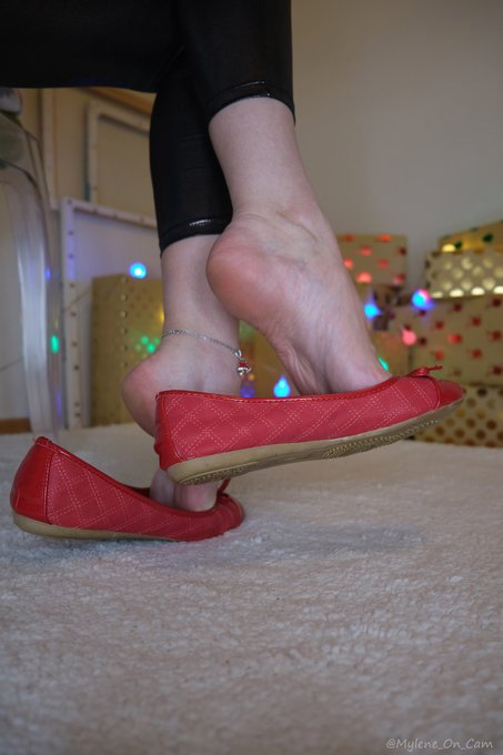 #anklebracelet #shoedangle💗  I hope you are having a nice time! Hugs, everything will be all right!🙂<a href="/tag/anklebracelet"class="tags">#anklebracelet</a><a href="/tag/shoedangle"class="tags">#shoedangle</a>