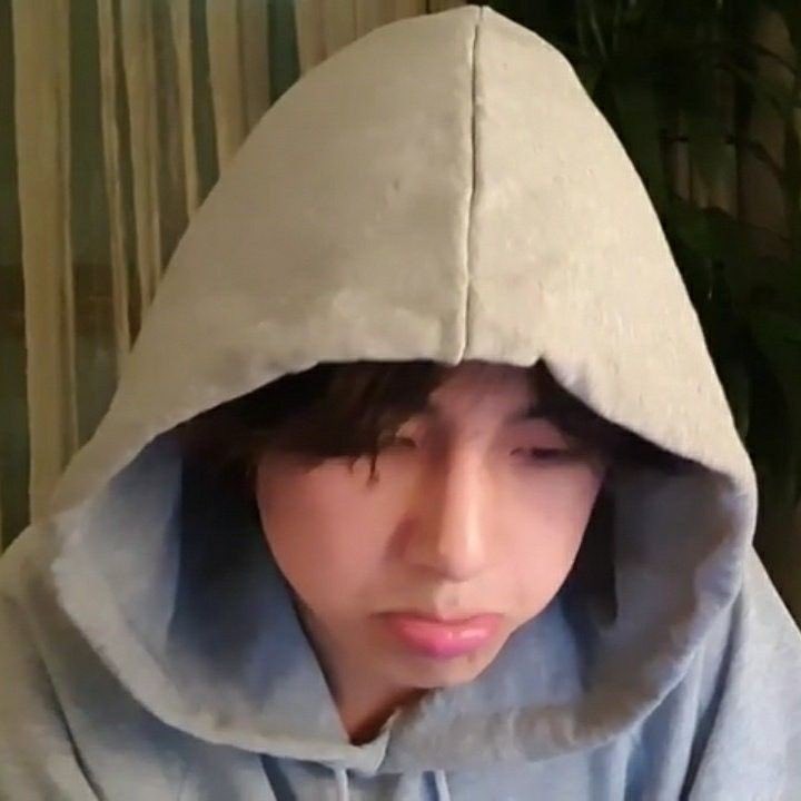SagarikaBoraR1's tweet photo. #SweetDaysWithTaehyung
You are my healer Taetae my #kimtaehyungbestboy #BTSV #TaecemberBaby #Christmas โก #SnowFlowerV #SnowFlowerByTaehyung #SnowFlowerOutNow #SNOWFLOWER โโ Good night ๐ซโจ @BTS_twt @bts_bighit https://t.co/C82Ocb3nDl