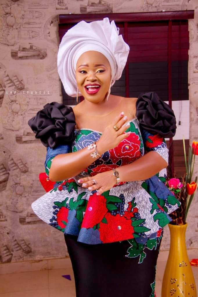 JodanJoy's tweet photo. @iamDo2dtun @Magpayne1 @ogunzshotit Please wish my friend a happy birthday, today is her birthday please! Her name is Angela gbadamosi ,.thank you https://t.co/sCQ7qLuIPF