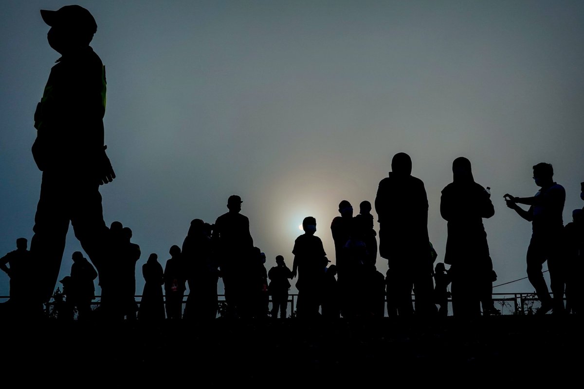 Fog and sunrise at Wang Kelian. #sonyrx100 #sonyrx100vii #sonyrxmoments #sonyrx100m7 #wangkelian