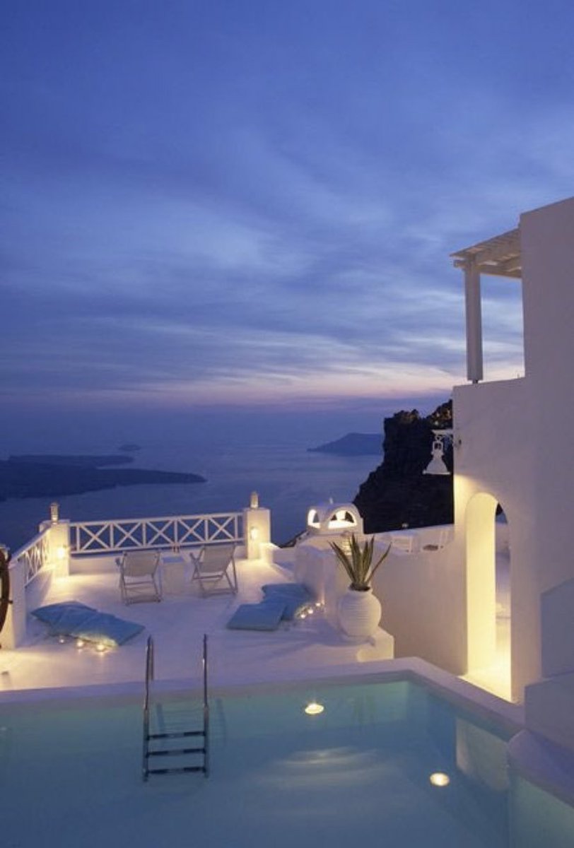 ScribeFlash's tweet photo. Santorin, Grèce https://t.co/S8mQSaUM21