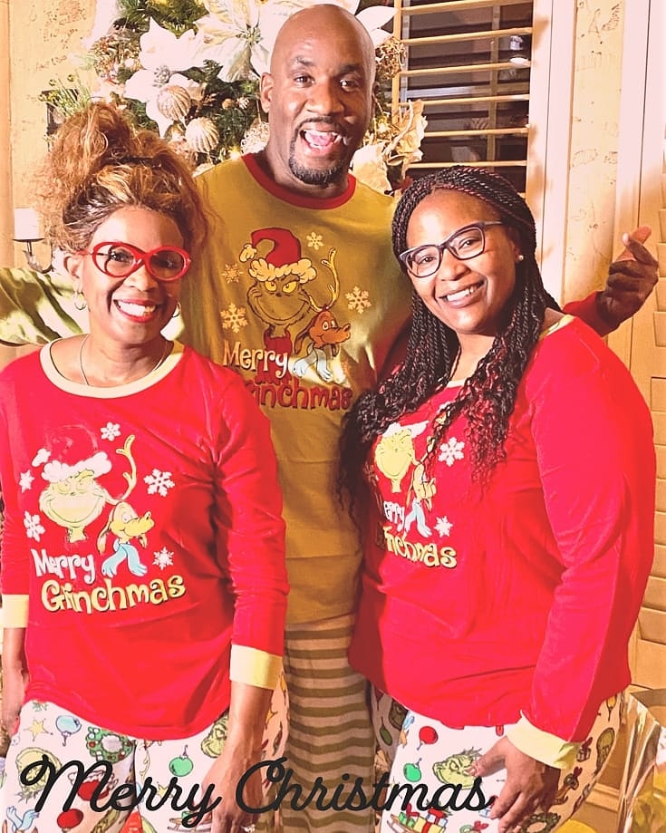 Epitomemag's tweet photo. Merry Christmas from my family to yours. https://t.co/TezCF8YOiE