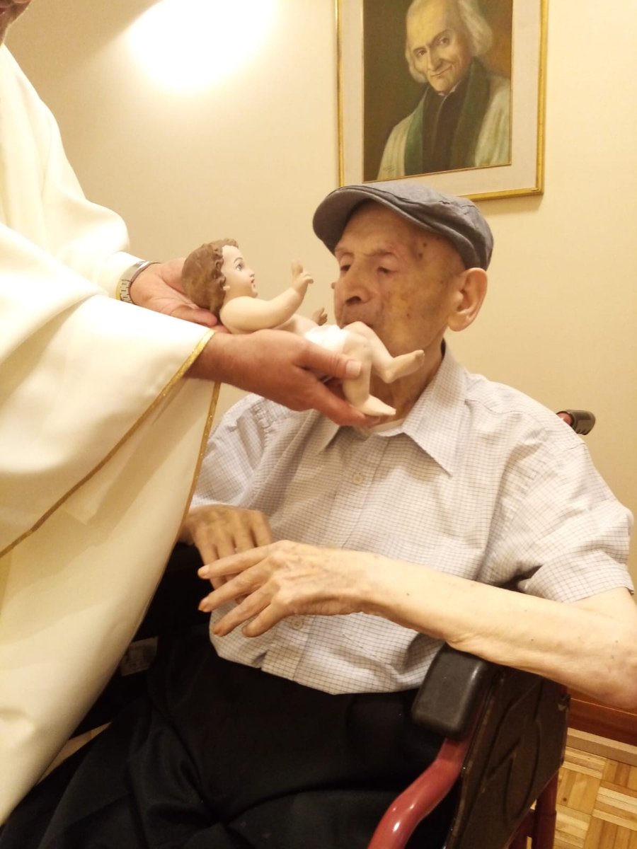 WBernasconi's tweet photo. Misa de Navidad en el hogar sacerdotal https://t.co/C2Ed2VzFiD