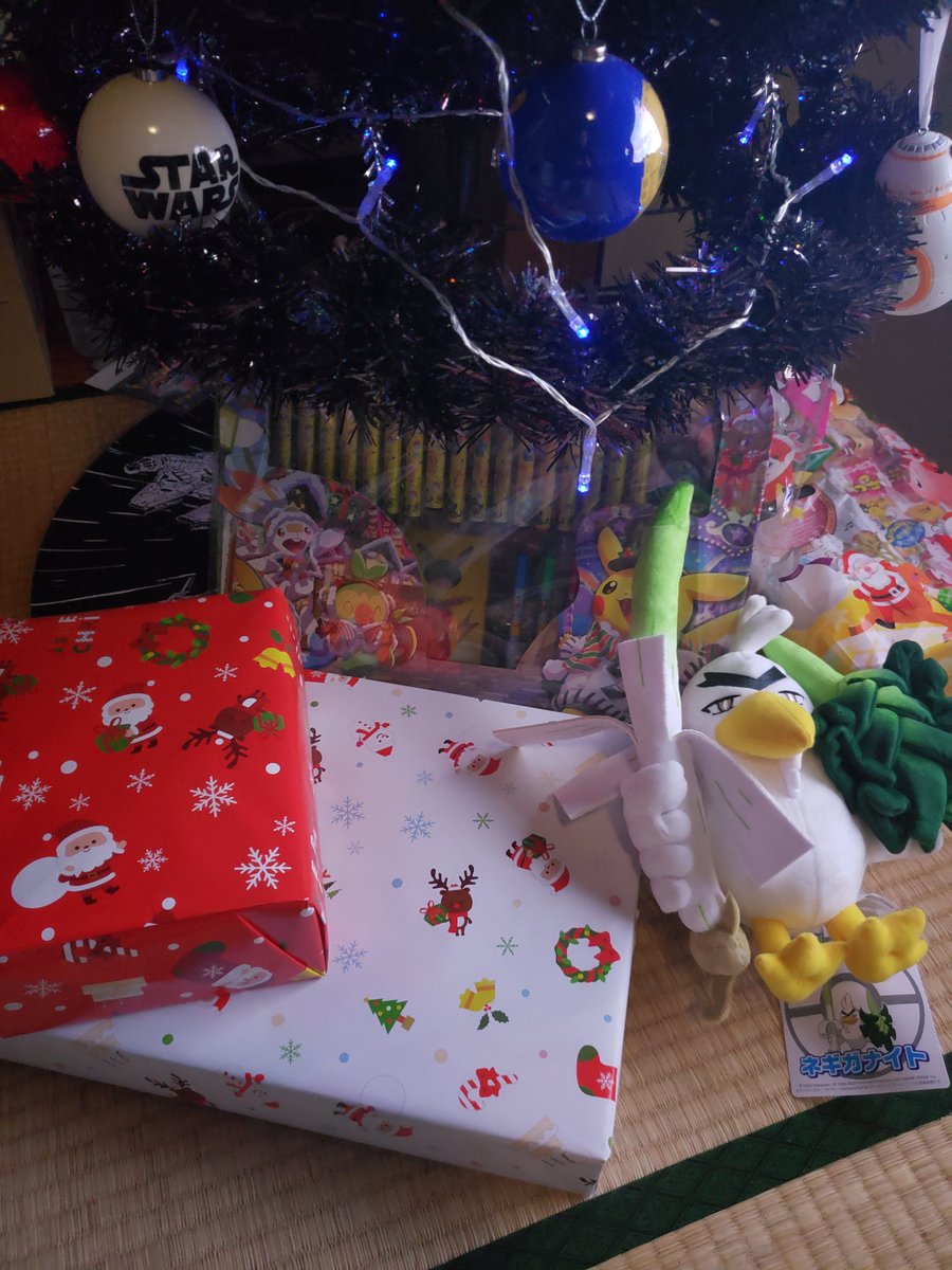 wwgzk2's tweet photo. うちは週末に楽しむスタイル♪
happy merry x'mas！
#happyx'mas #evangelion
#pokemon https://t.co/PYh1VTP3nw