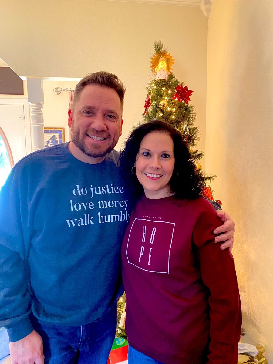 EvieHarris's tweet photo. @thehappygivers Reppin’ this morning! Thanks for our shirts! @bbryant83 We love them!!! https://t.co/byk8LHhcb9