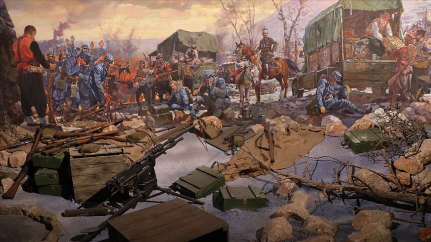 Mücadelesine kattığı yüreğiyle her türlü yokluğa göğüs geren, 11 ay var gücüyle düşmana direnen kadim şehir… #Bu100denGaziantep
#MesajınızVar