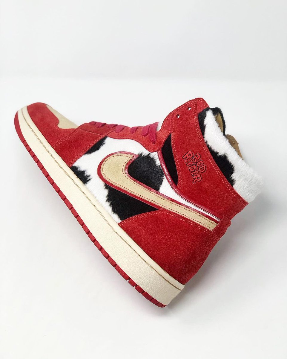 nicekicks's tweet photo. “You'll shoot your eye out, kid.” 🤓
Rate these “Red Ryder” Air Jordan 1 customs on a scale from 1-10. https://t.co/O9xRsOiE06