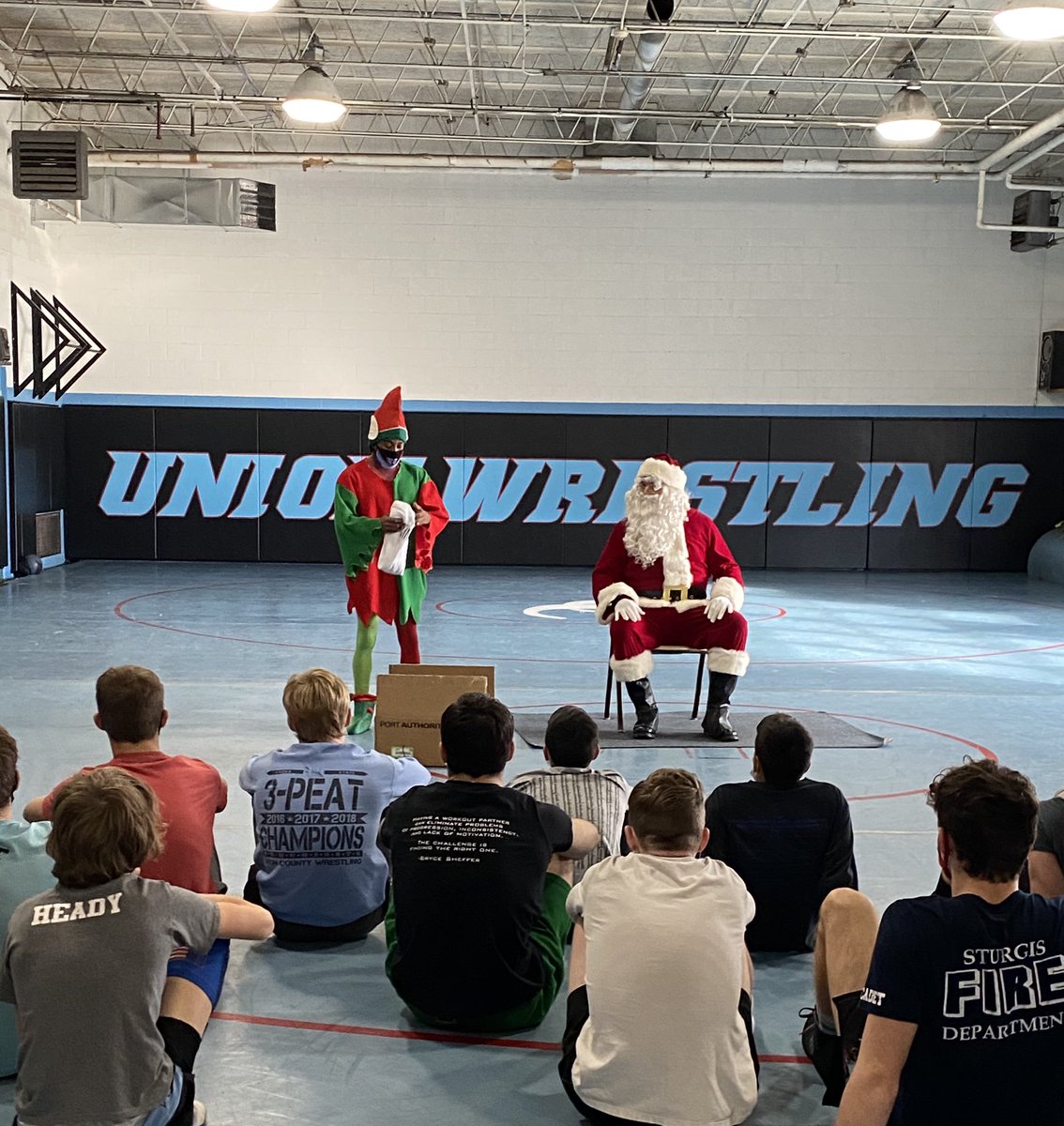 UnionCoSchools's tweet photo. Santa and his helper showed up for practice with gifts for our UC Wrestling team...Go Braves! 
#family #servantcoaches
#inspiringthechampionwithin
@WrestlingCounty @UCHSathletics https://t.co/wywYbDWtum