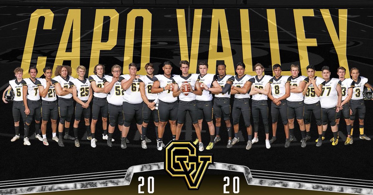 capofootball's tweet photo. Merry Christmas from your Capo Valley Cougars!🎄🐯🎁 #WeAreCV https://t.co/XrNwLCWEyG
