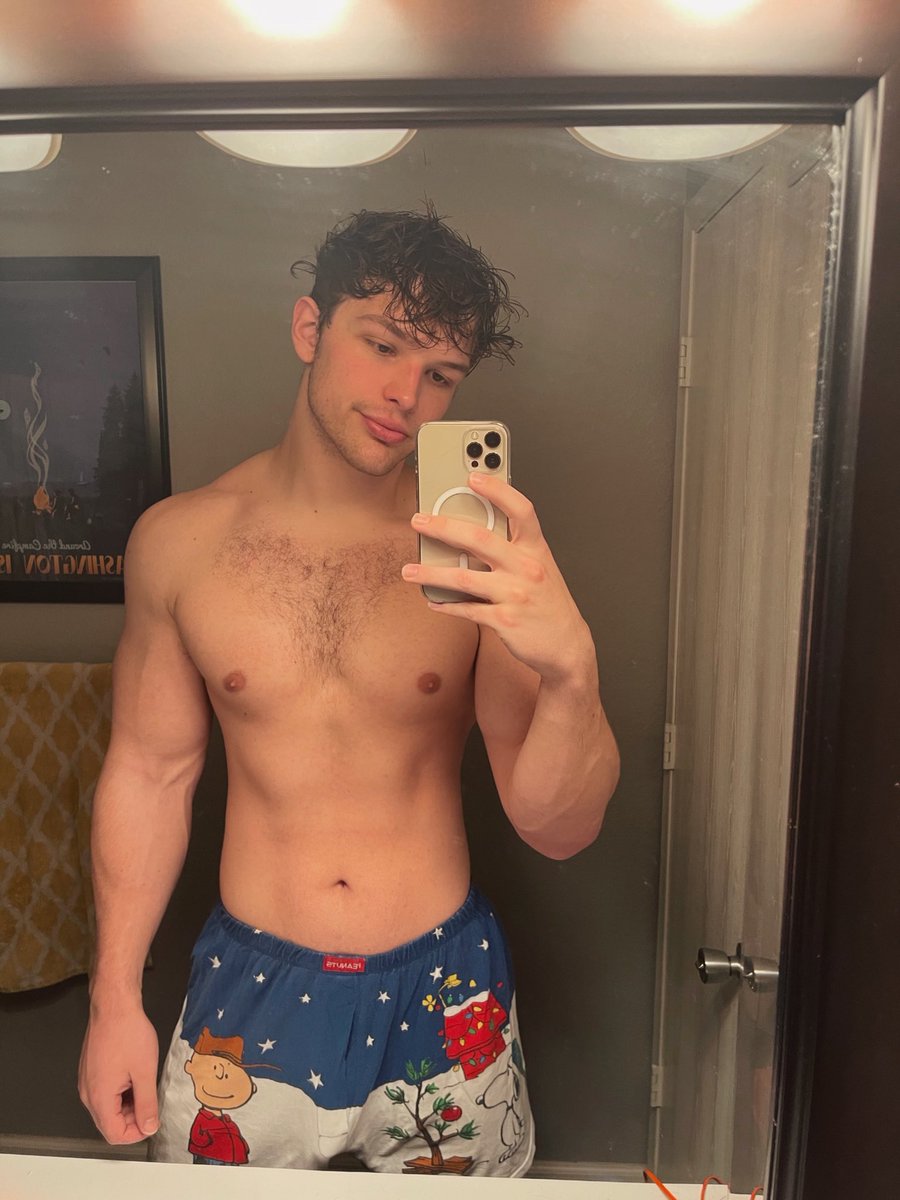 stalliwoo's tweet image. merry christmas 🎄