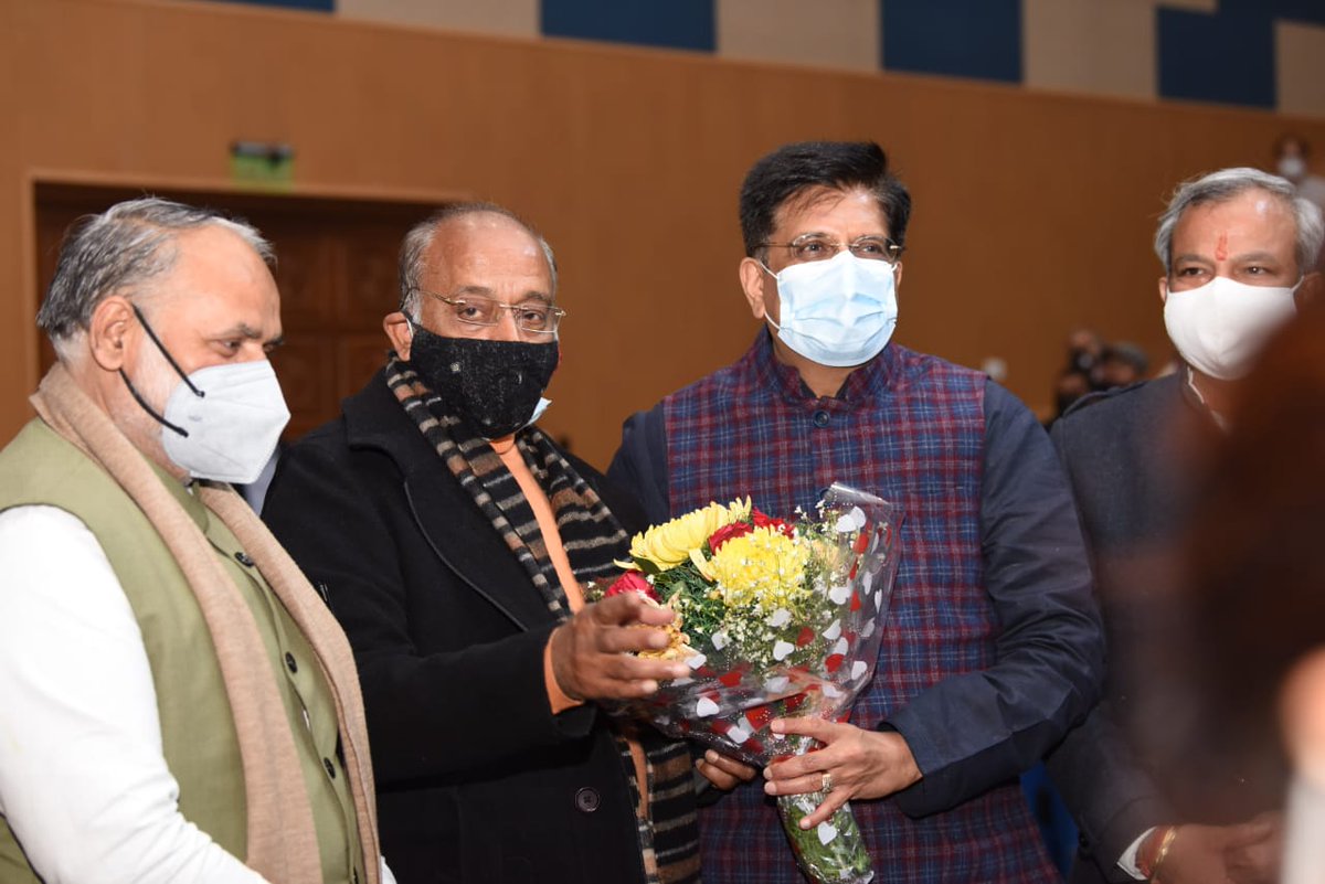 JPBhaiBJP's tweet photo. केन्द्रीय मंत्री  @PiyushGoyal जी, प्रदेश अध्यक्ष @adeshguptabjp जी के साथ डॉ. अंबेडकर इंटरनेशनल सेंटर, दिल्ली में श्रद्धेय अटल बिहारी वाजपेयी जी की जयंती पर पूर्व केंद्रीय मंत्री @VijayGoelBJP जी द्वारा आयोजित गीत एवं भजन संध्या में भाग लिया। https://t.co/0EcKGzQ1m5
