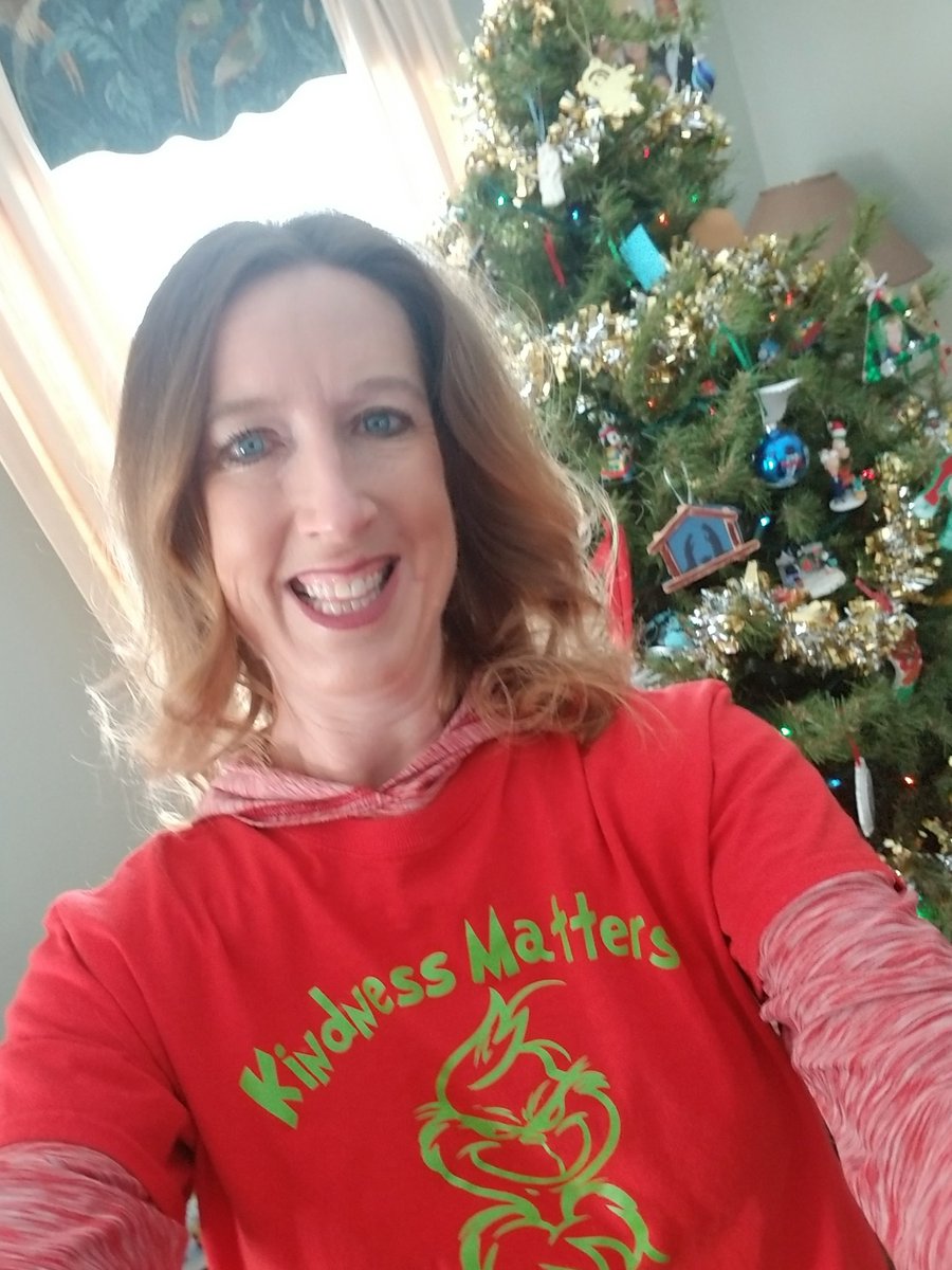 sporting my #KindnessMatters shirt on Christmas Day <a href="/Stephlawson02/">Stephanie Lawson</a>