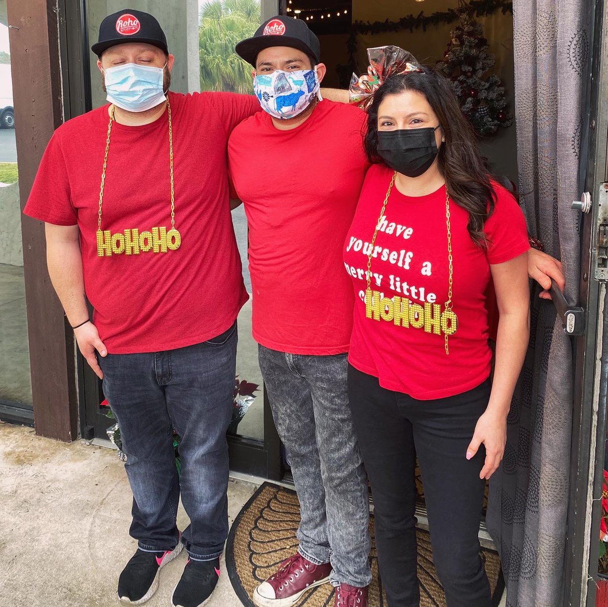 rohokitchen's tweet photo. Christmas miracles happen when hearts and minds align. 🕊 Thx to our friends at Southern Chute, we cooked hot meals for the homeless &amp; families in need. The Holy Spirit Ministry team delivered dinners and prayers this Christmas Eve to many. #grateful #MerryChrismas 🎄🙏🏻❤️ https://t.co/nSVTYERkwU