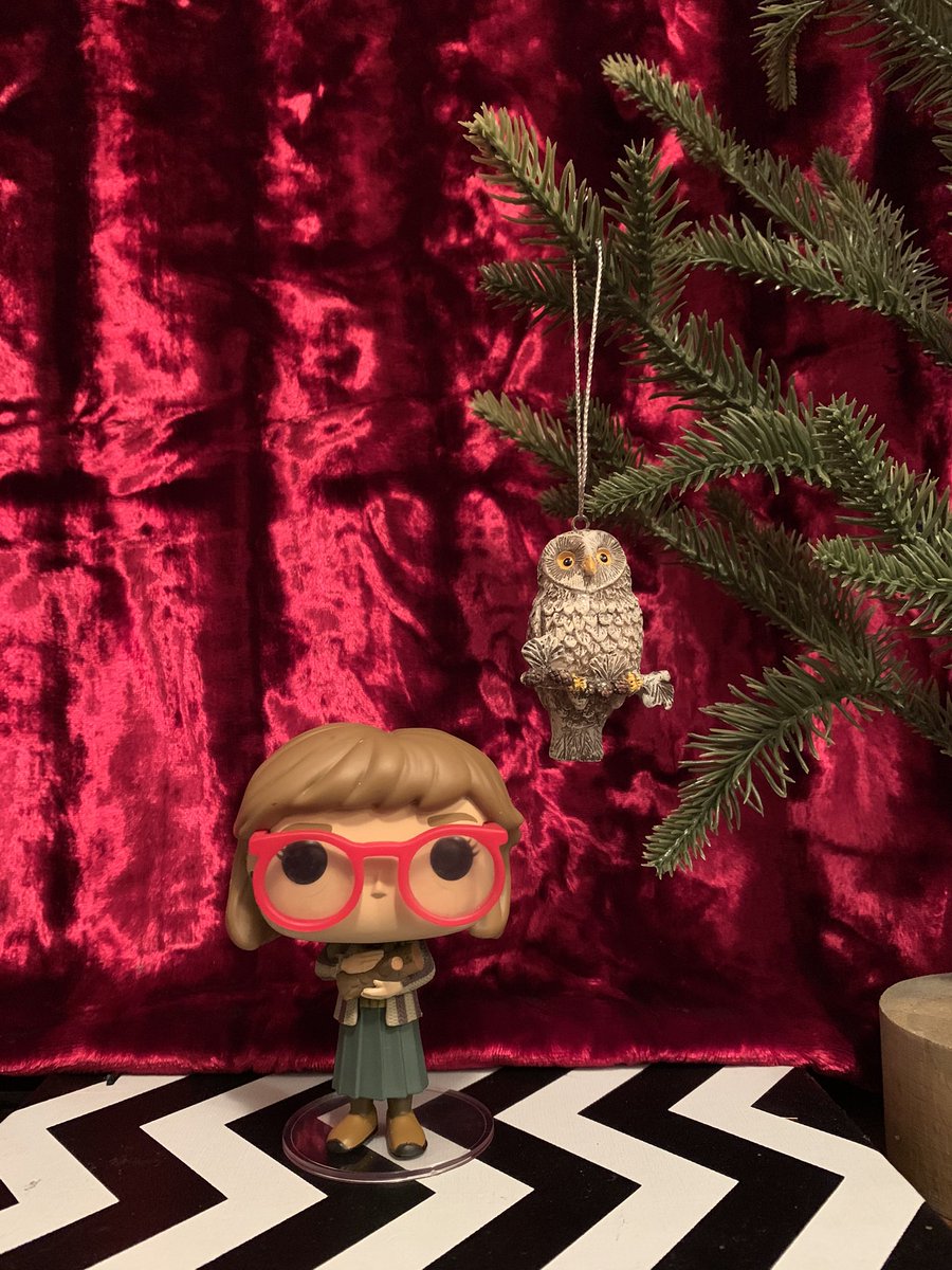 PeaksPostcards's tweet image. Merry Christmas to all!🎄🦉🏔🏔@DAVID_LYNCH @mfrost11 @SHO_TwinPeaks #MerryChrismas #twinpeaks