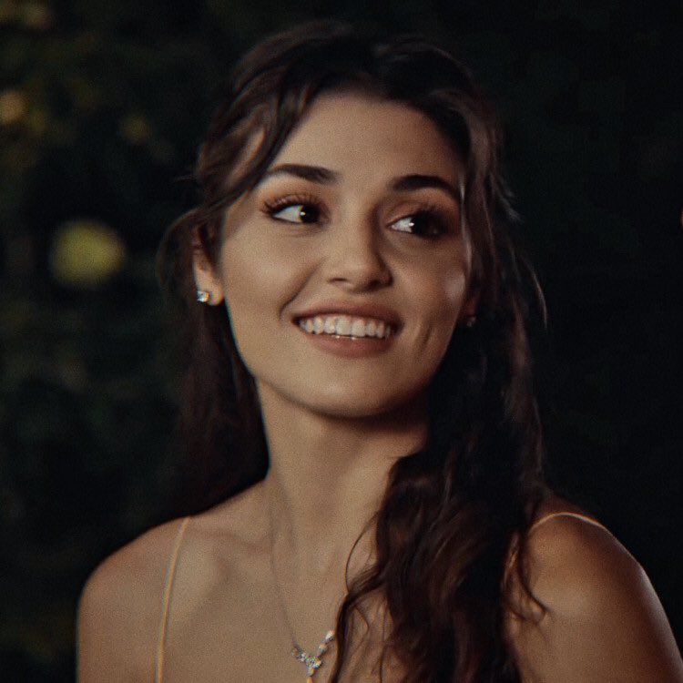serkan admiring eda’s smile [a thread]       #sençalkapımı •  #edser       #handeerçel •  #kerembürsin