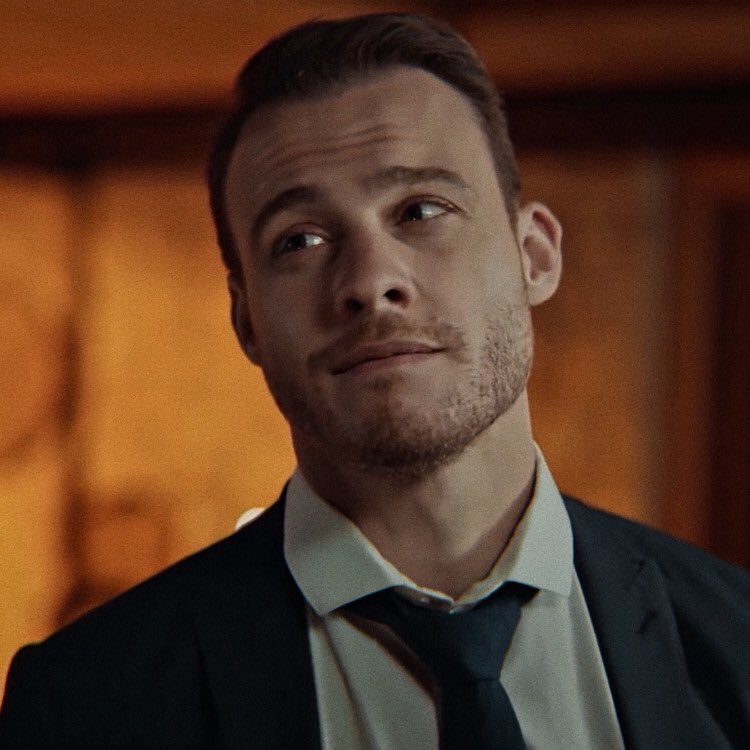 serkan admiring eda’s smile [a thread]       #sençalkapımı •  #edser       #handeerçel •  #kerembürsin