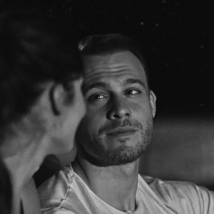 serkan admiring eda’s smile [a thread]       #sençalkapımı •  #edser       #handeerçel •  #kerembürsin