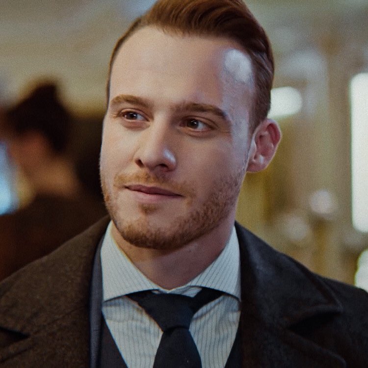 serkan admiring eda’s smile [a thread]       #sençalkapımı •  #edser       #handeerçel •  #kerembürsin